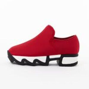New: IRI WES  RED LOW TOP SNEAKER